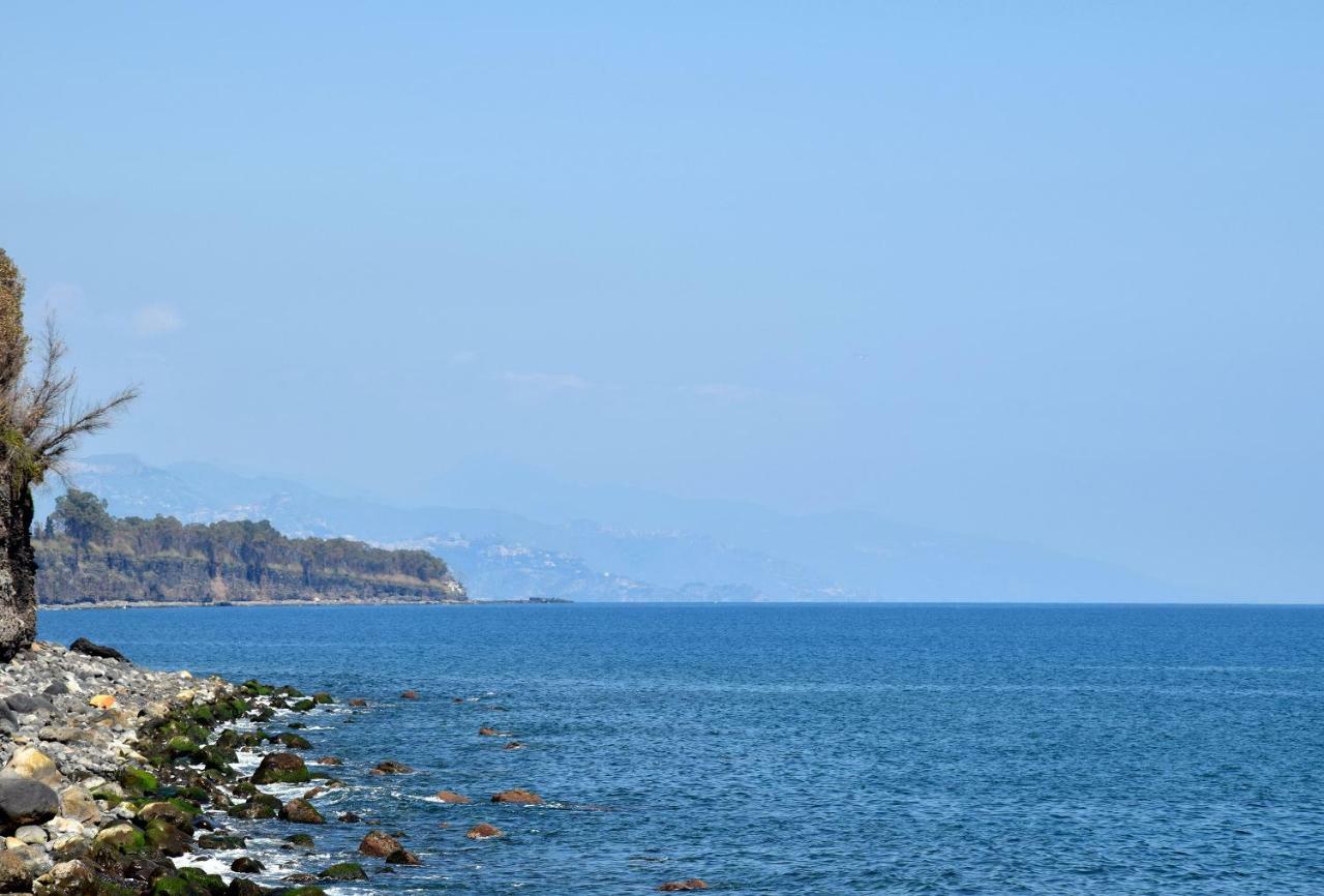 Riviera Degli Eucalipti - Cottage In Riva Al Mare 阿奇雷亚莱 外观 照片