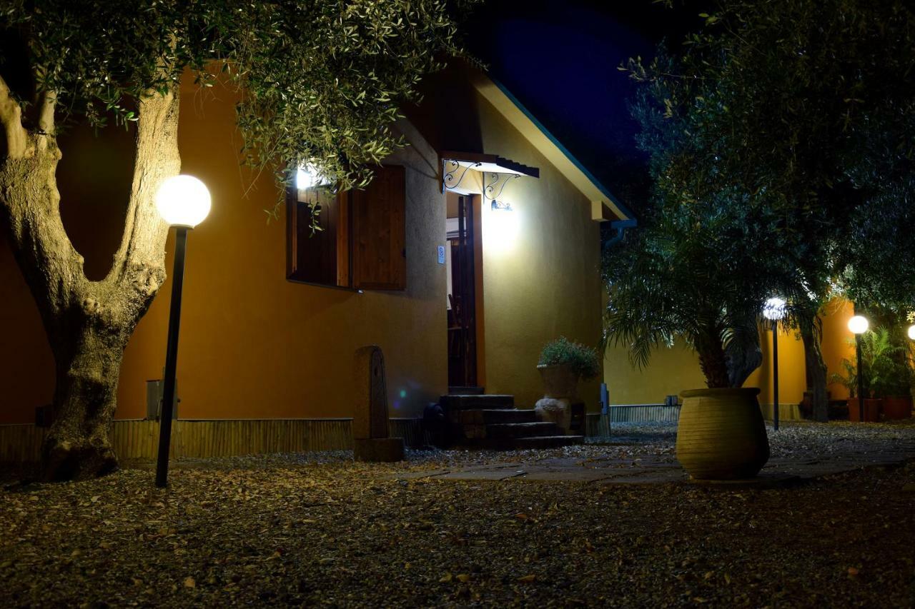 Riviera Degli Eucalipti - Cottage In Riva Al Mare 阿奇雷亚莱 外观 照片